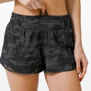 Lululemon Hotty Hot short